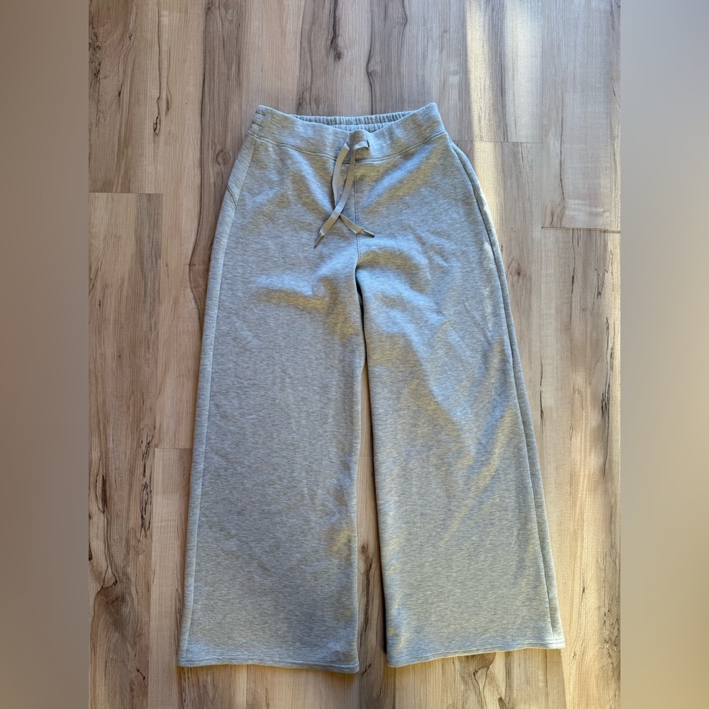 SPANX AirEssentials
Wide Leg Pant - lounge large - Picture 3 of 8